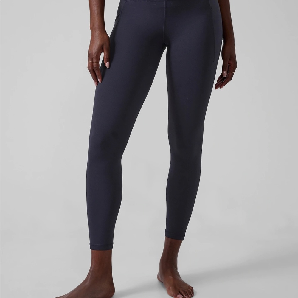 Athleta 7/8 salutation power vita
